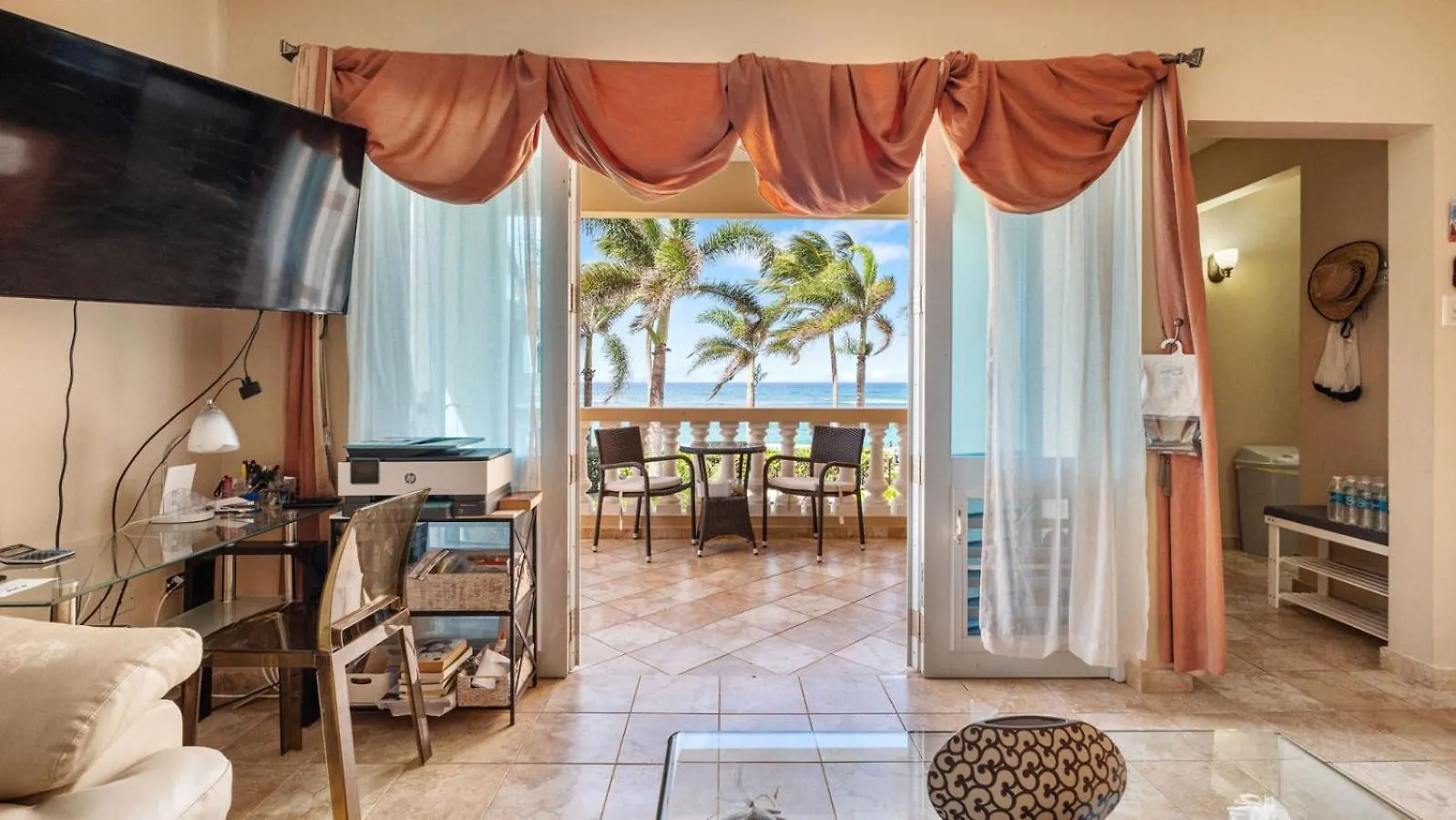 Beachfront Getaway At Ocean View Castle Condo 阿瓜达